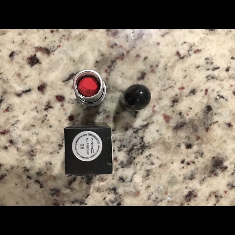 Women’s matte lipstick